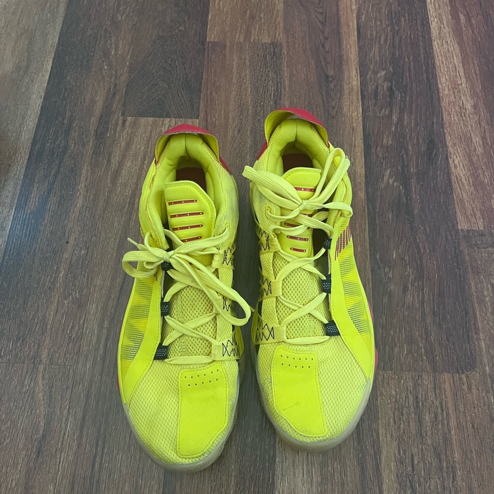 Dame 6 Yellow Hot Rods